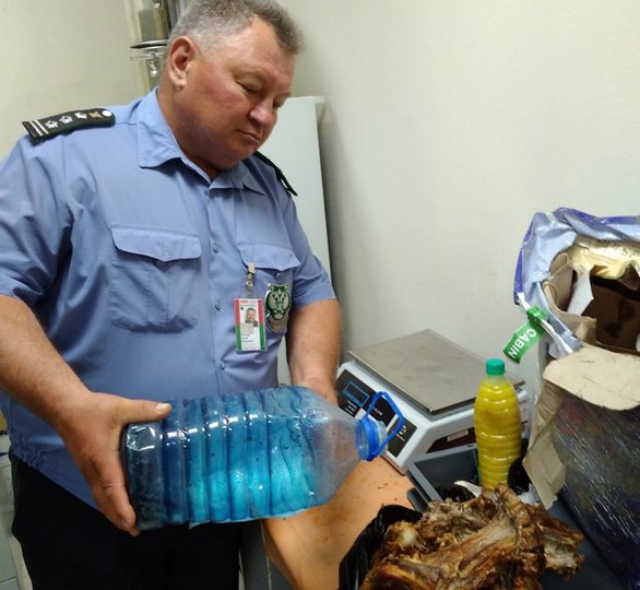 В аэропорту Уфы обнаружили 11 килограммов опасных продуктов