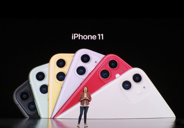 Компания Apple получила 1 млн заказов на смартфон iPhone 11