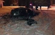 В Башкирии водитель и пассажир погибли при наезде на дерево