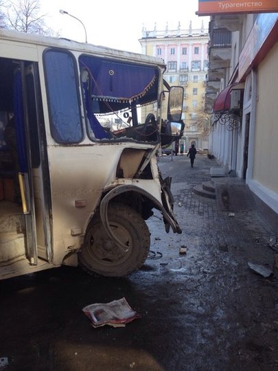 В Уфе пассажирский ПАЗ врезался в стену дома