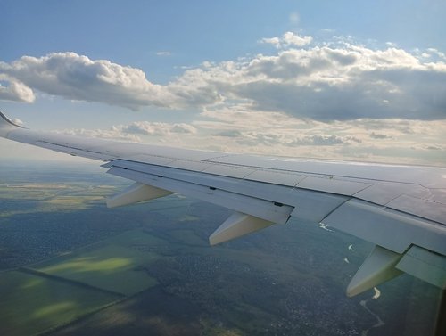 Самолет «ГазпромАвиа» не смог долететь до Уфы