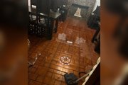 «Все утро мучаемся» – В Уфе ресторан затопило водой с улицы