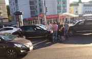 В Уфе водитель Skoda сбил пешехода, перебегавшего дорогу на красный сигнал светофора