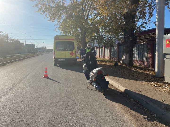 В Уфе мотоциклист разбился насмерть после наезда на дерево
