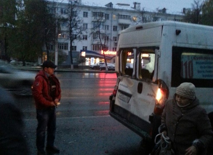 23 октября уфа. Авария в Уфе за последние 5 дней КАМАЗ врезался в автобус. Новости Уфы сбил человека на округ Галле Уфа.
