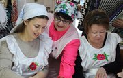 «Можно работать целый день»: Жена Радия Хабирова окунулась в атмосферу деревенского быта