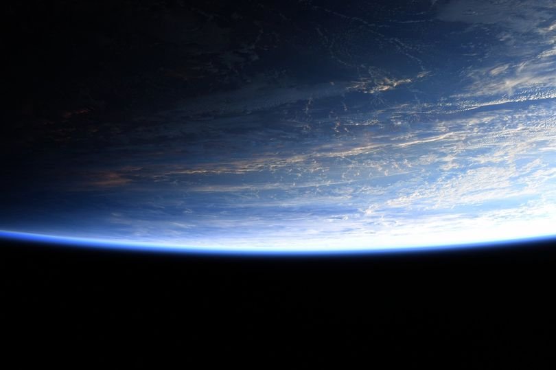 Сторонники теории плоской Земли раскритиковали фотографию NASA с МКС
