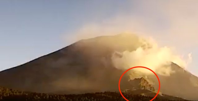 Уфолог обнаружил скрытую базу инопланетян около действующего вулкана