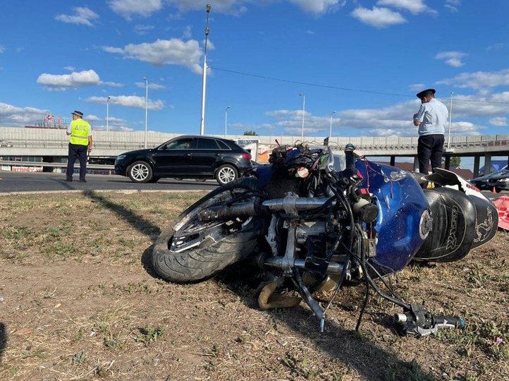 В Уфе в столкновении с легковушкой погибла женщина-мотоциклист