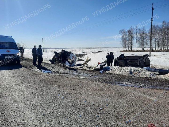 В Башкирии в ДТП с каретой скорой помощи погиб один человек, еще трое пострадали
