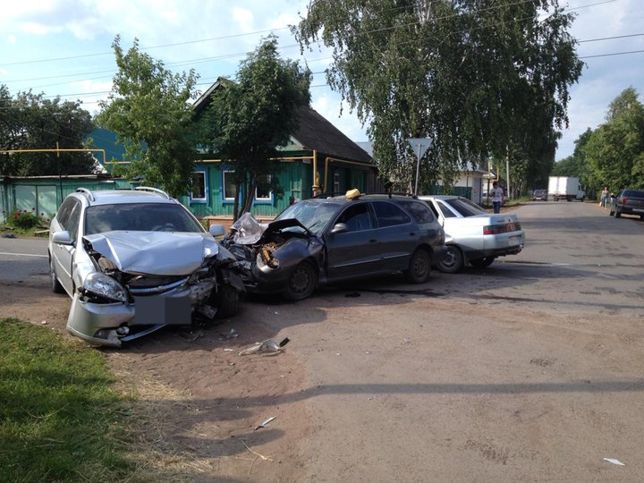 Житель Башкирии спровоцировал цепную аварию