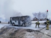 В Башкирии во время движения загорелся автобус