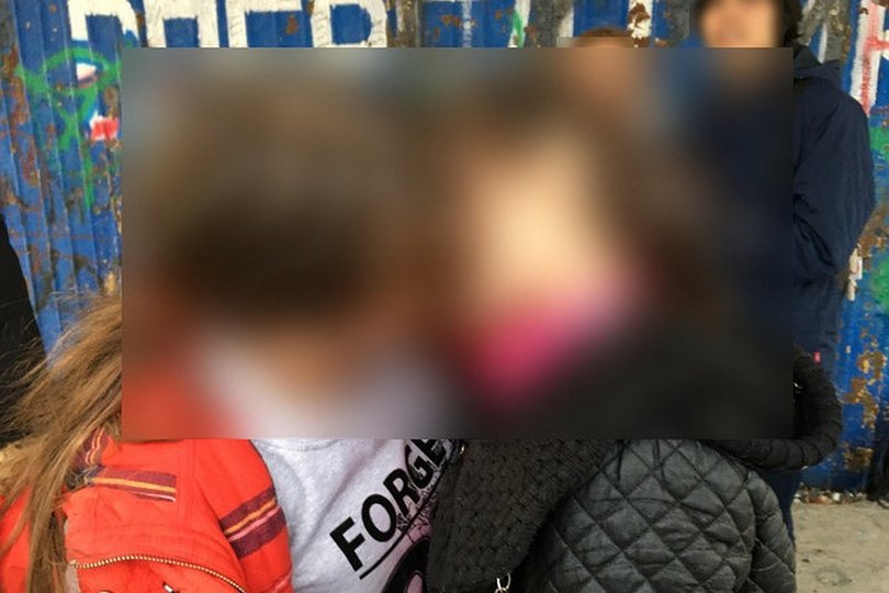 В Сеть попала фотография целующихся школьниц из Башкирии