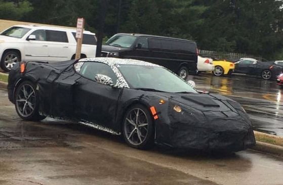 В сети Интернет появились фото обновленного Chevrolet Corvette