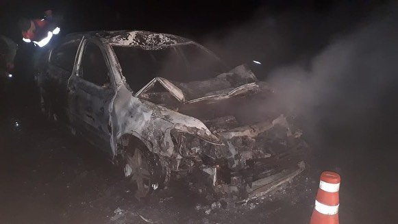 В Башкирии автомобиль полностью сгорел после наезда на лошадей