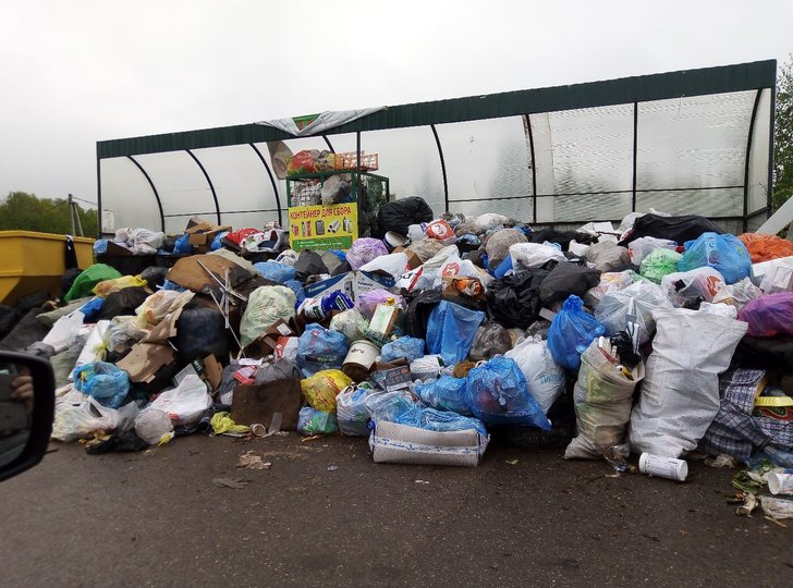 Скандально известному региональному оператору Башкирии выписали крупный штраф за невывоз мусора