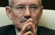 Рустэм Хамитов уходит в досрочную отставку